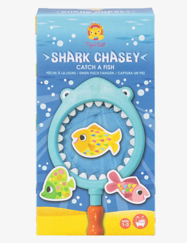 shark chasey- catch a fish