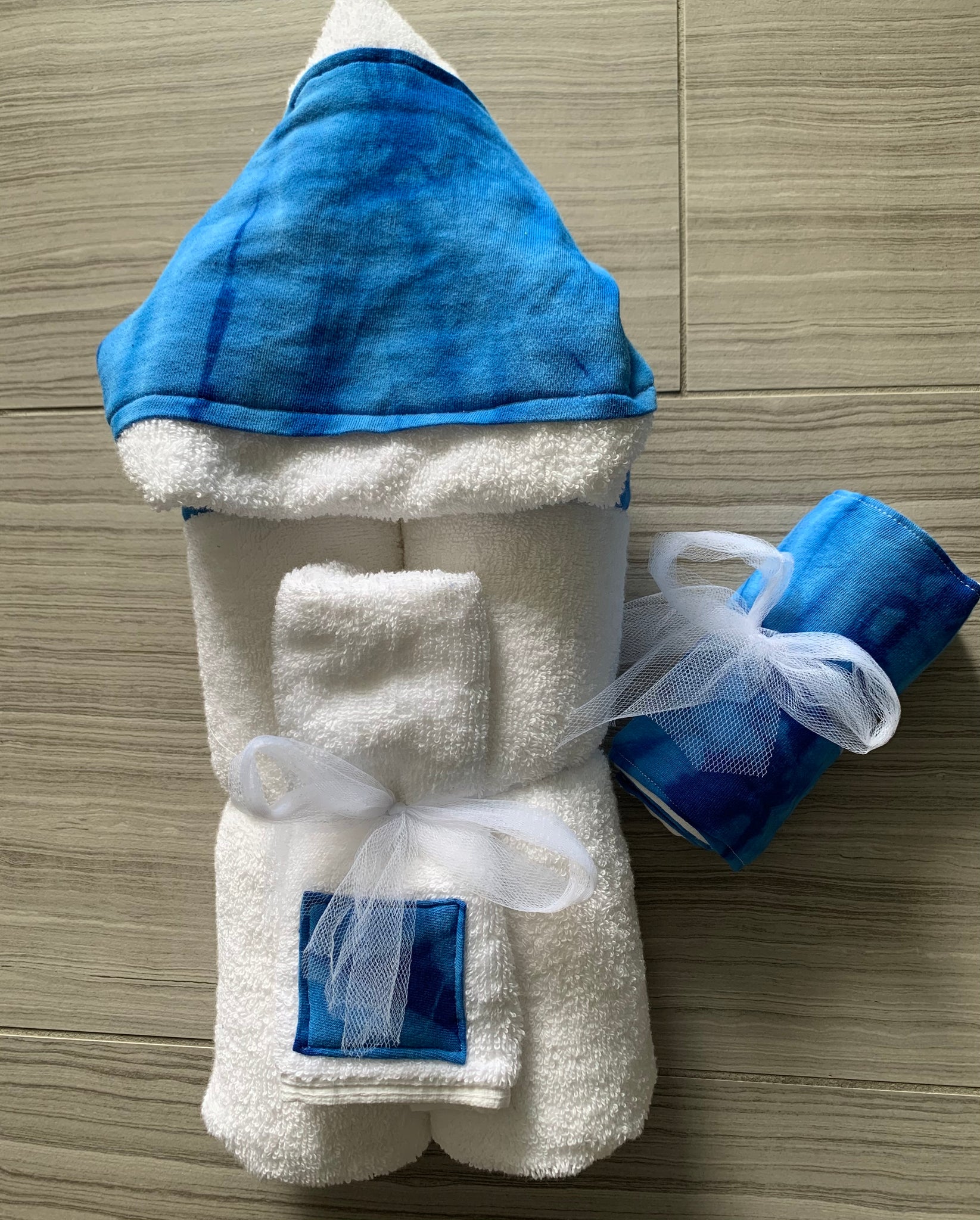 hooded towel with wash cloth and matching burp cloth